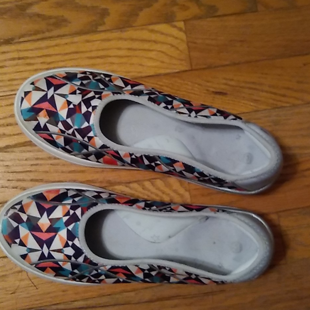 BZEES shoes